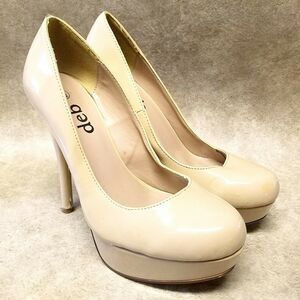 Deb Womens   Size 8.5 Nude  Slip On 5.5" Heel Pumps